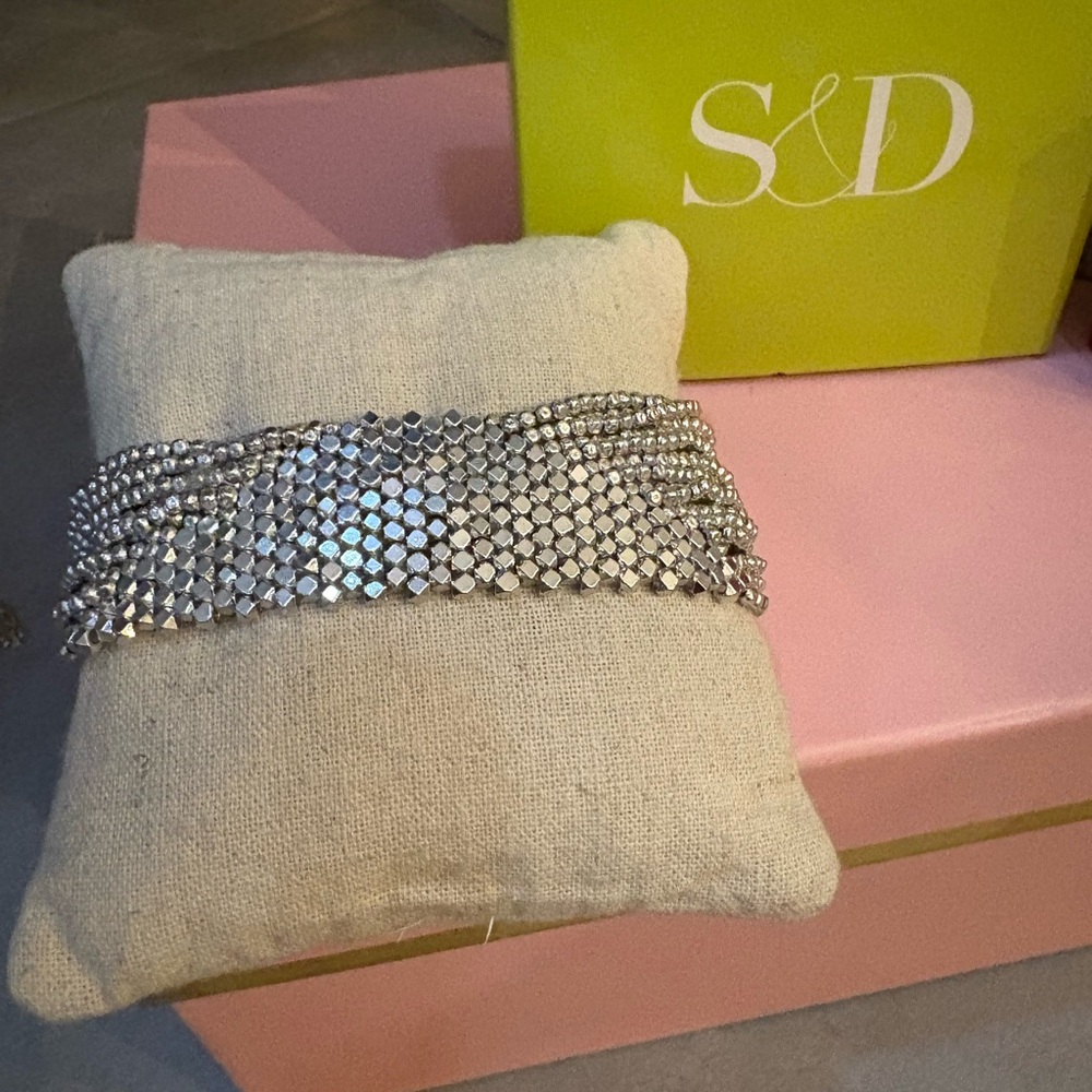 So Cute Missing One Tiny Piece But Functions Exac… - image 3